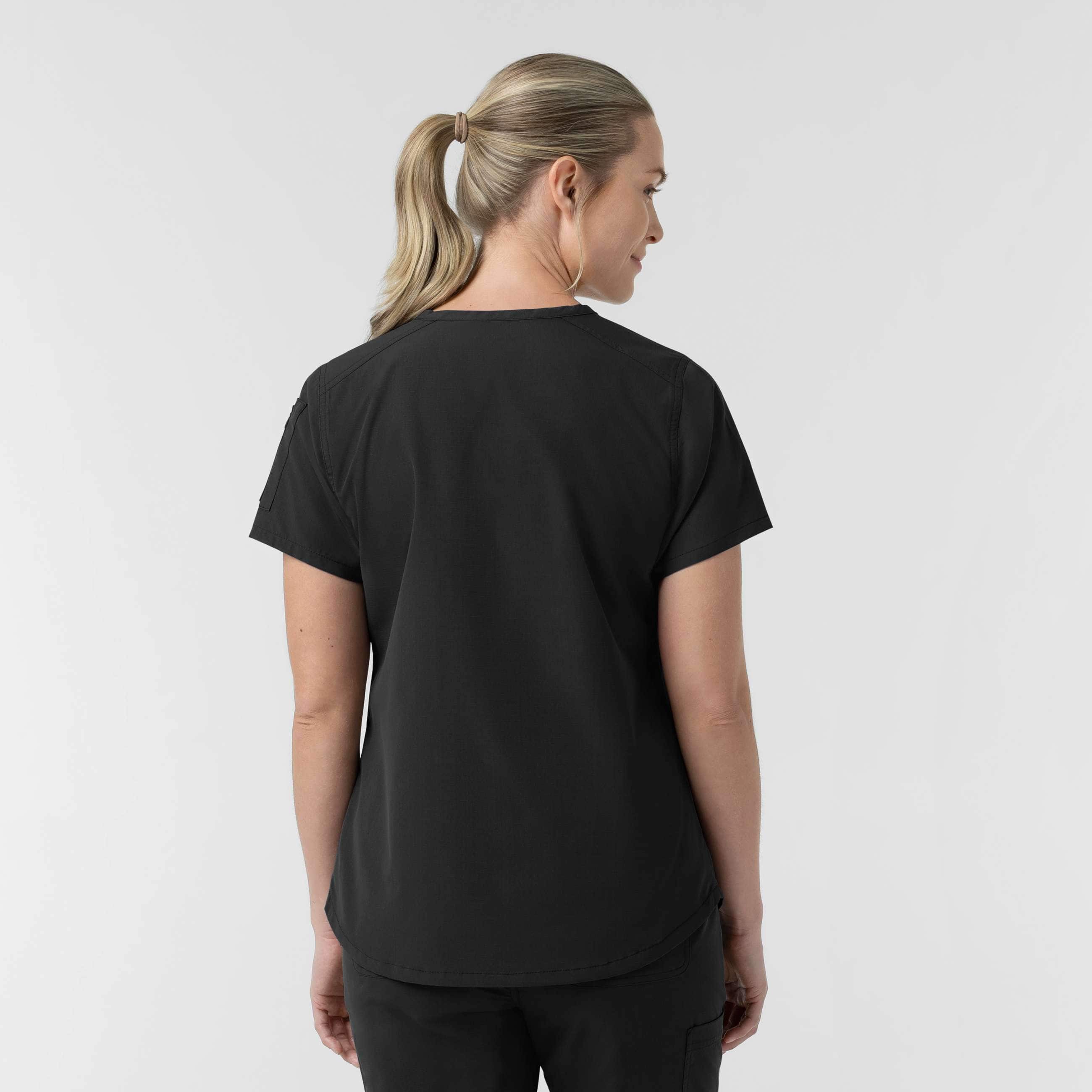 Women's rugged flex fld tuck-in scrub top
